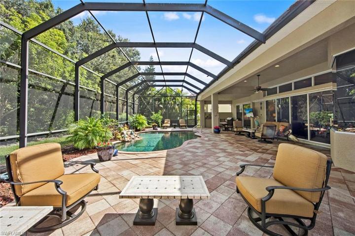 Large area for entertaining