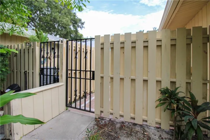 129 Forest Lakes Blvd 129, Naples, Florida 34105