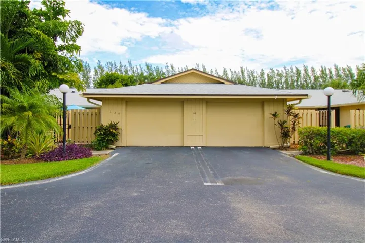129 Forest Lakes Blvd 129, Naples, Florida 34105