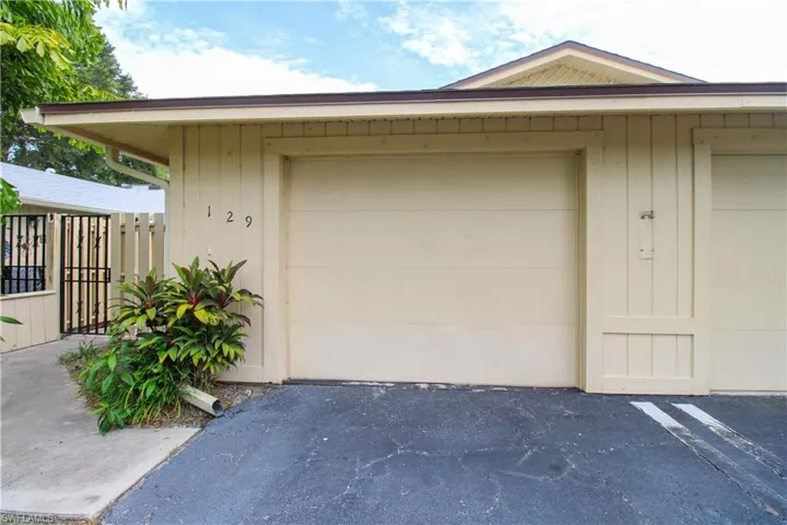 129 Forest Lakes Blvd 129, Naples, Florida 34105