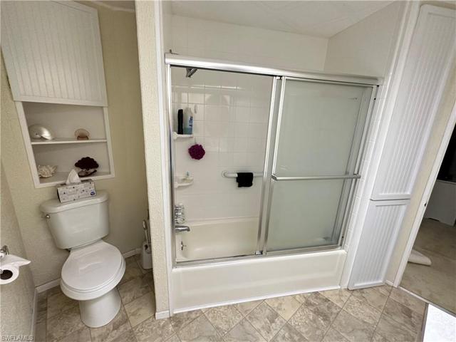Main Bathroom w/Shower