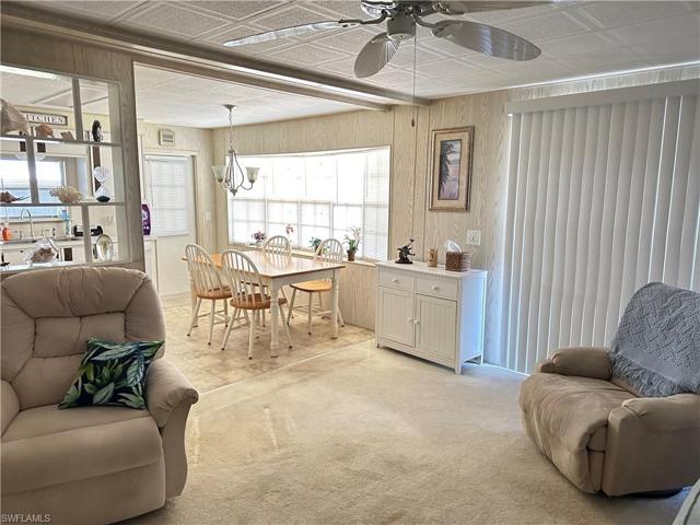 Living Room/Dining Area