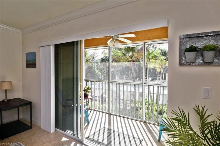 Balcony with ceiling fan