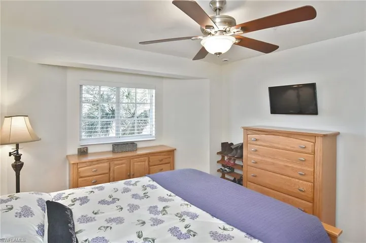 Bedroom with ceiling fan