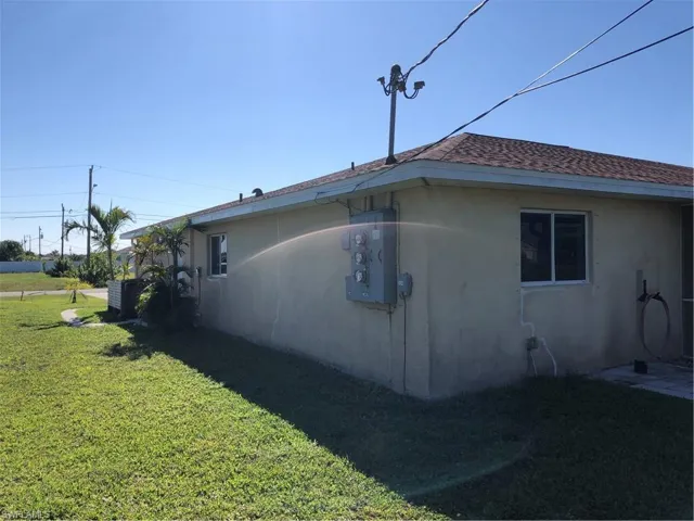 1824-1826 NE 8th  PL, Cape Coral, FL 33909