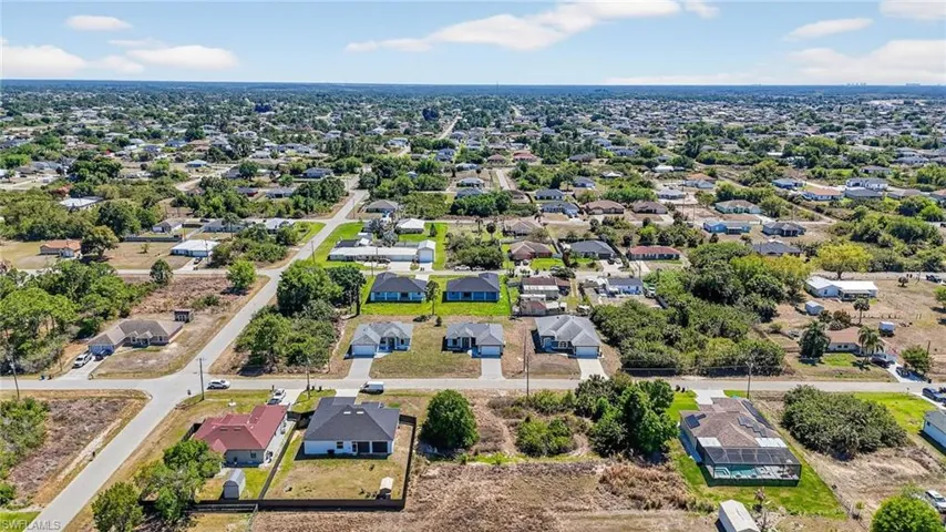 3905 11th St Sw, Lehigh Acres, Florida 33976