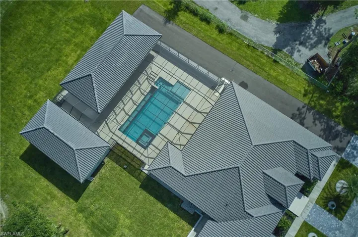 Birds eye view of property