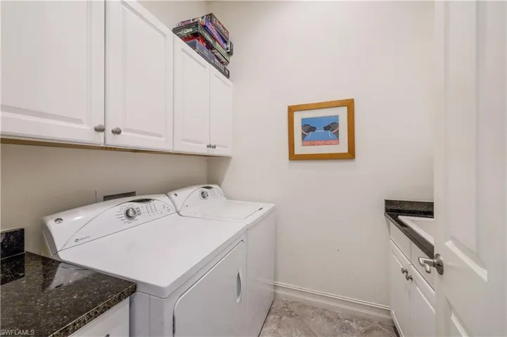 7546  Lantana  CIR, Naples, FL 34119