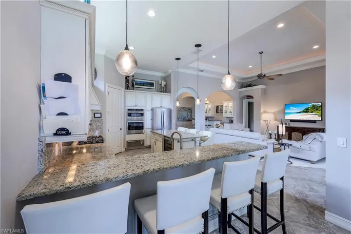 7546  Lantana  CIR, Naples, FL 34119