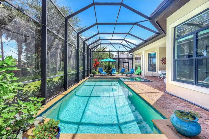 7546  Lantana  CIR, Naples, FL 34119
