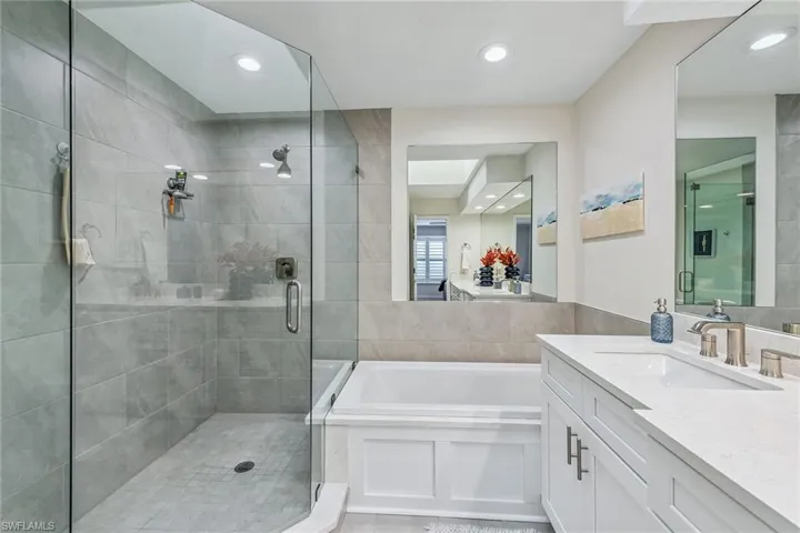 176  Cypress View  DR, Naples, FL 34113