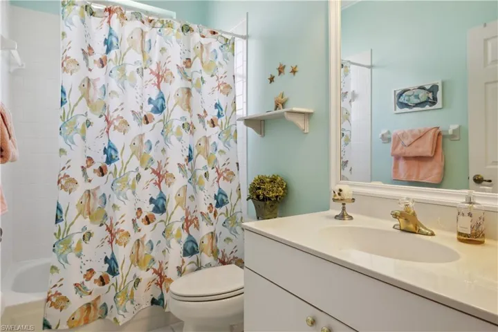 2270  Rio Nuevo  DR, North Fort Myers, FL 33917