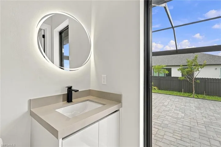 340 Sw 31st Ave, Cape Coral, Florida 33991