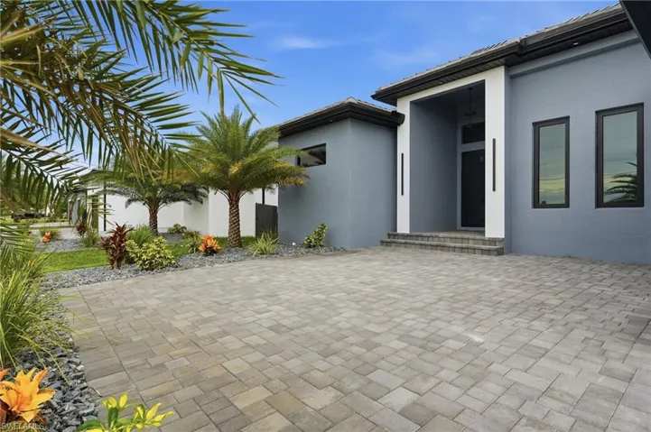 340 Sw 31st Ave, Cape Coral, Florida 33991