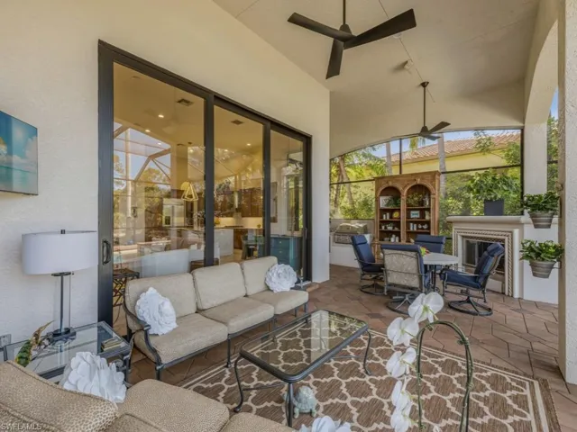 Covered Lanai w/ Fireplace