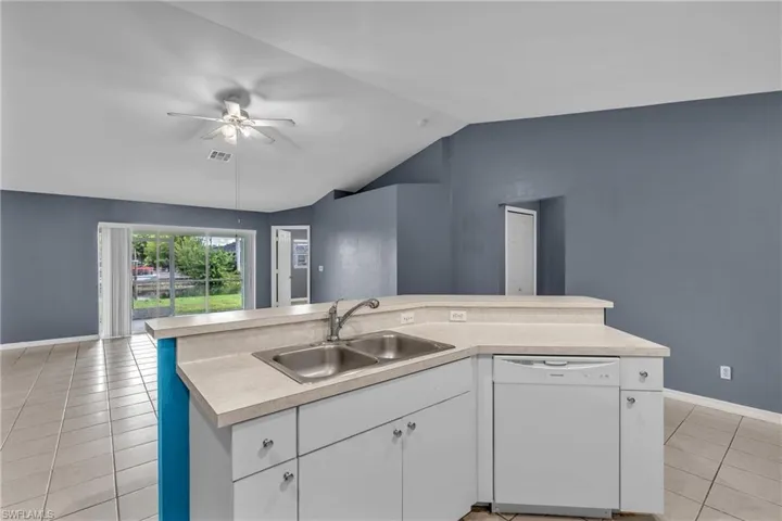 1247 Se 6th St, Cape Coral, Florida 33990