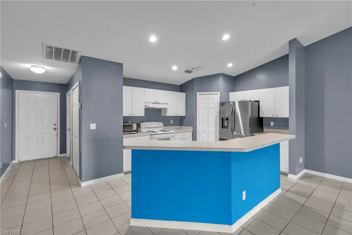 1247 Se 6th St, Cape Coral, Florida 33990