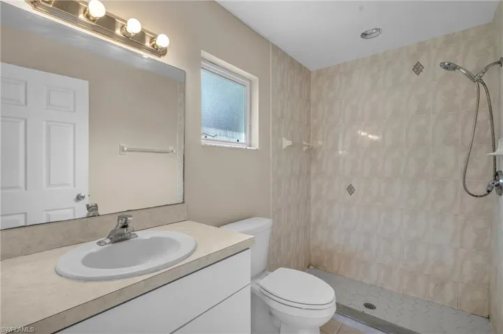 1247 Se 6th St, Cape Coral, Florida 33990