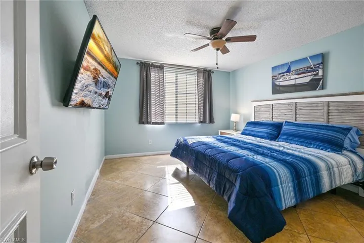 1265 Wildwood Lakes Blvd 3-103, Naples, Florida 34104