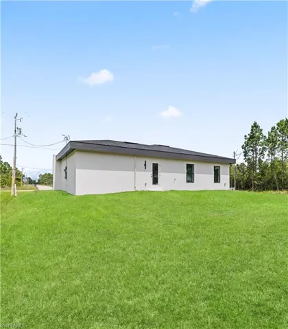 908 Capetown Ave, Lehigh Acres, Florida 33974