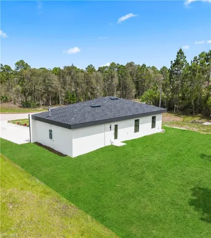 908 Capetown Ave, Lehigh Acres, Florida 33974