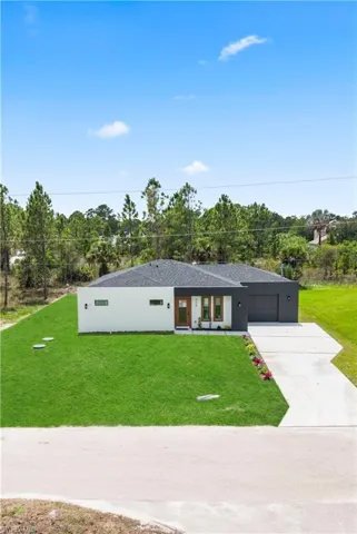 908 Capetown Ave, Lehigh Acres, Florida 33974