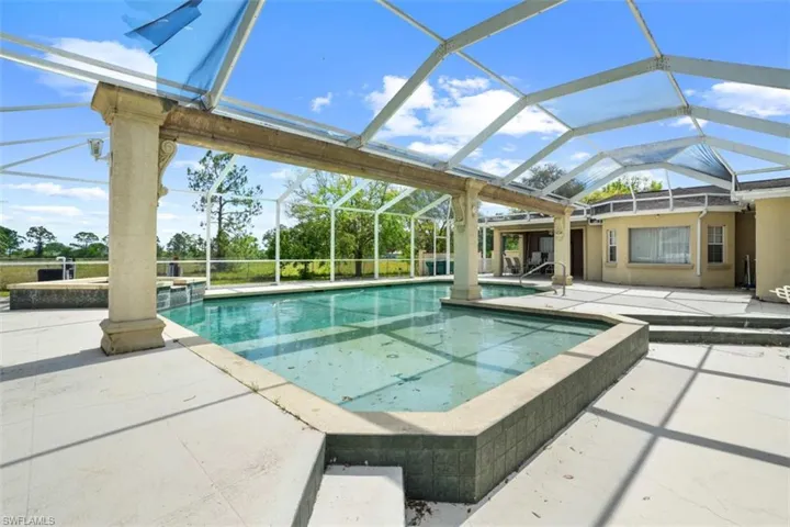 2595  31st NE AVE, Naples, FL 34120