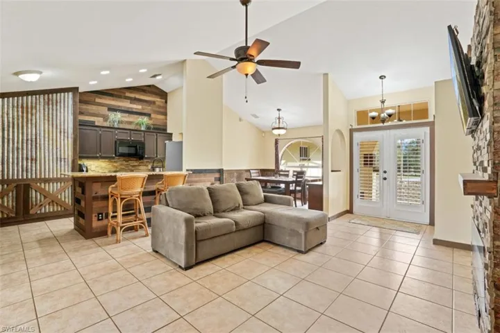 2595  31st NE AVE, Naples, FL 34120