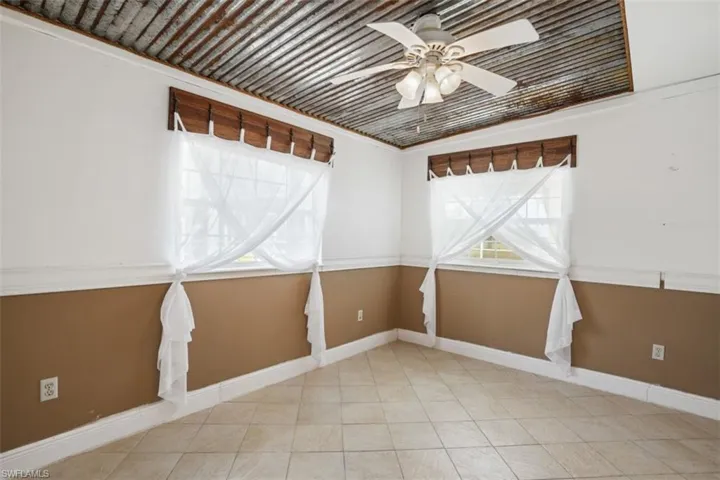 2595  31st NE AVE, Naples, FL 34120