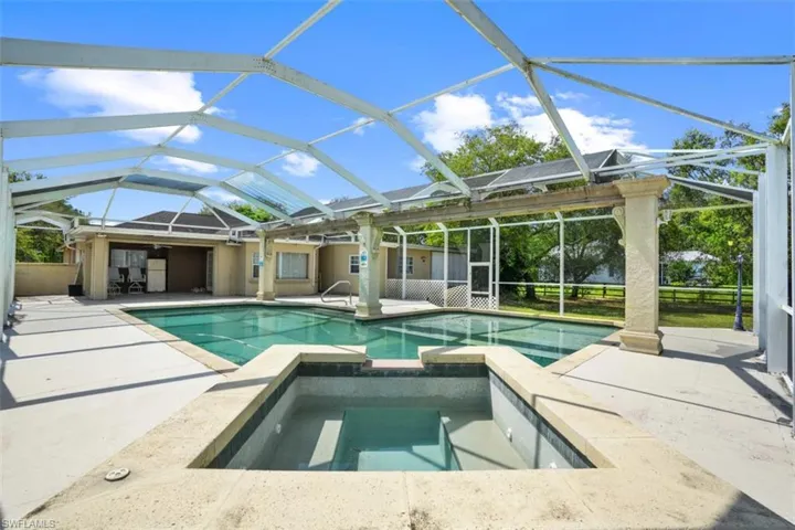 2595  31st NE AVE, Naples, FL 34120