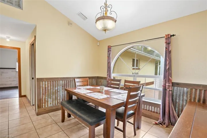 2595  31st NE AVE, Naples, FL 34120