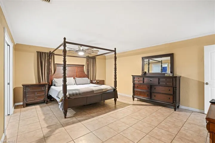 2595  31st NE AVE, Naples, FL 34120