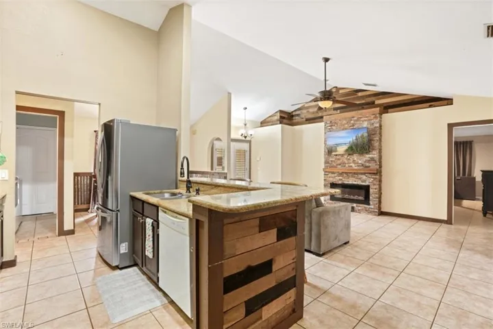 2595  31st NE AVE, Naples, FL 34120