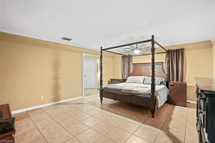 2595  31st NE AVE, Naples, FL 34120