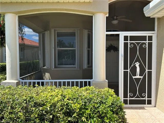 Large screened front lanai