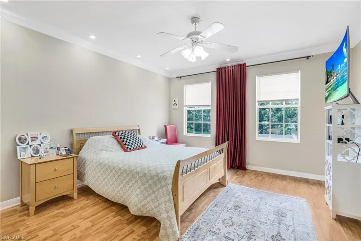 5791  Cove  CIR, Naples, FL 34119