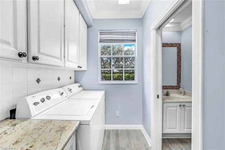 5791  Cove  CIR, Naples, FL 34119