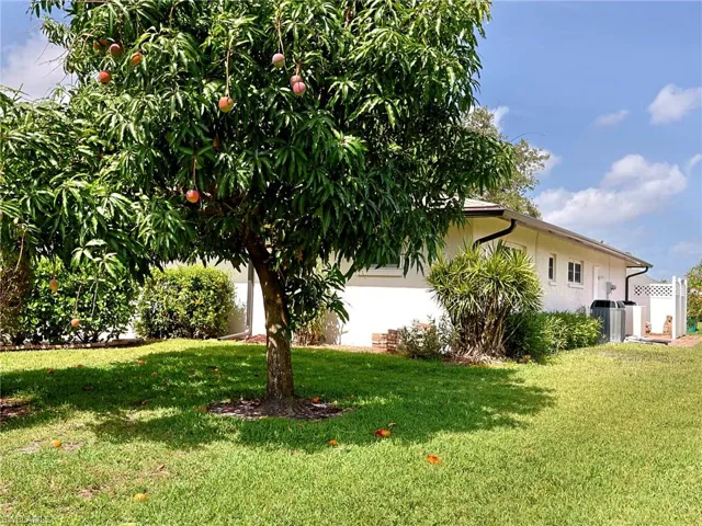 5416 Brandy Cir E, Fort Myers, Florida 33919