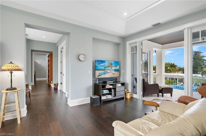 2275  Trout  CT, Naples, FL 34102
