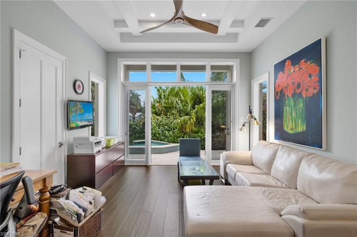 2275  Trout  CT, Naples, FL 34102