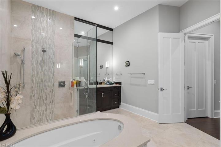 2275  Trout  CT, Naples, FL 34102