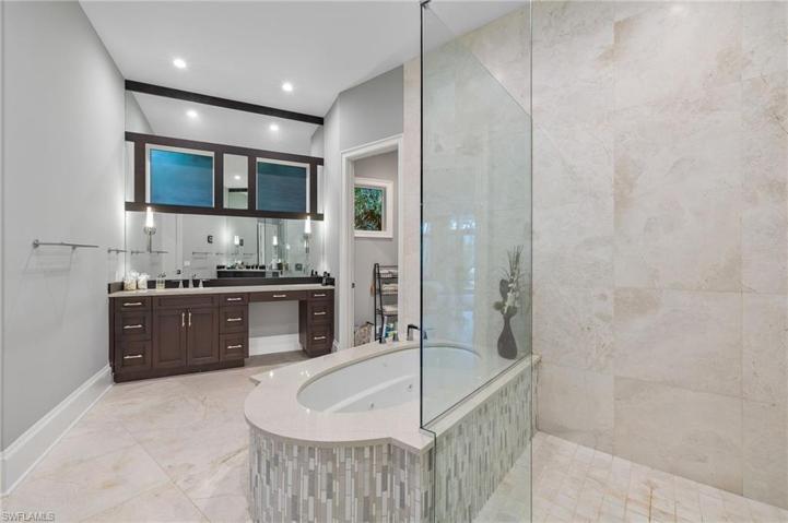 2275  Trout  CT, Naples, FL 34102
