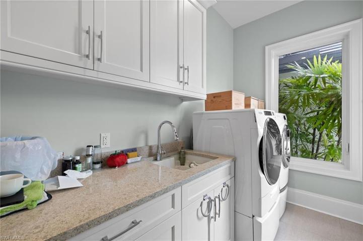 2275  Trout  CT, Naples, FL 34102