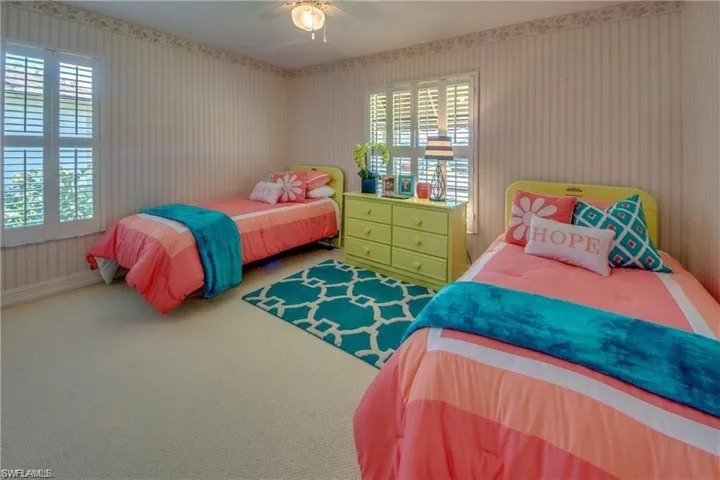 THIS SPLIT PLAN OFFERS PRIVATE GUEST QUARTERS.