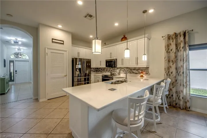 2569 Keystone Lake Dr, Cape Coral, Florida 33909
