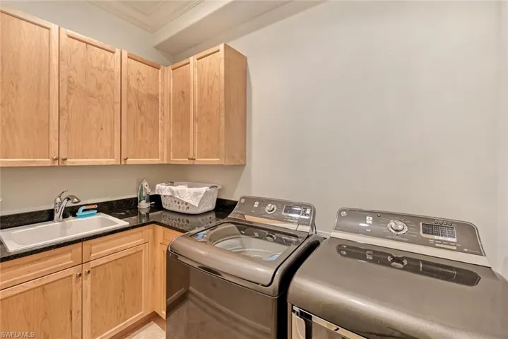 9683 Lipari Ct, Naples, Florida 34113