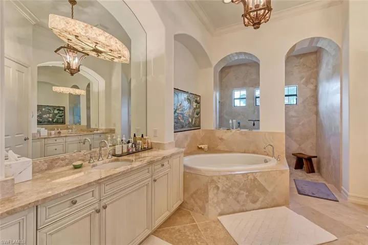 9683 Lipari Ct, Naples, Florida 34113