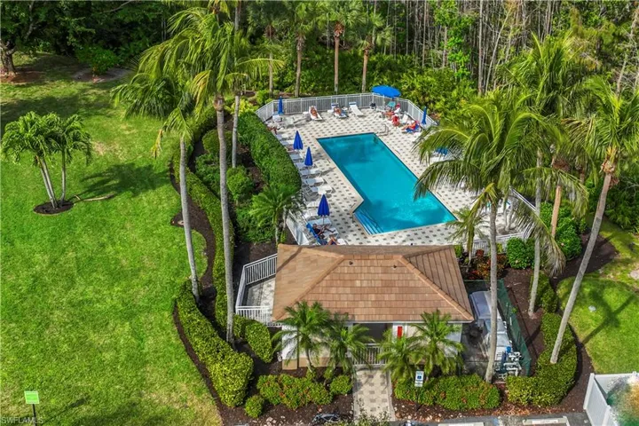 Walking distance to Pool.