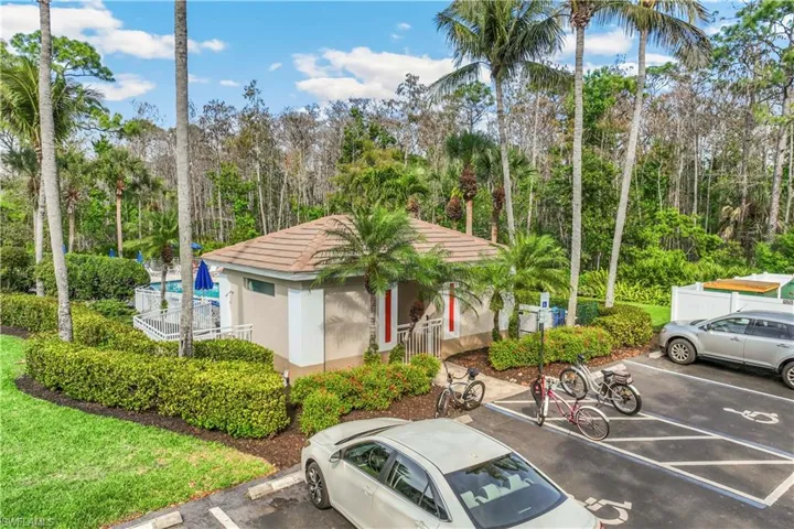 937  Carrick Bend  CIR, Naples, FL 34110