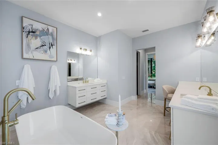 933 11th St Sw, Naples, Florida 34117